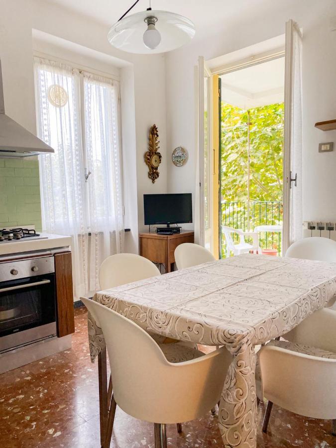 A Casa Di Mario Apartment เวอนาซซา ภายนอก รูปภาพ