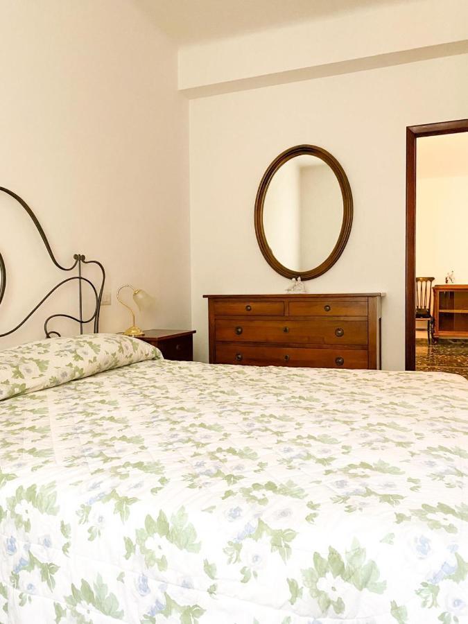 A Casa Di Mario Apartment เวอนาซซา ภายนอก รูปภาพ