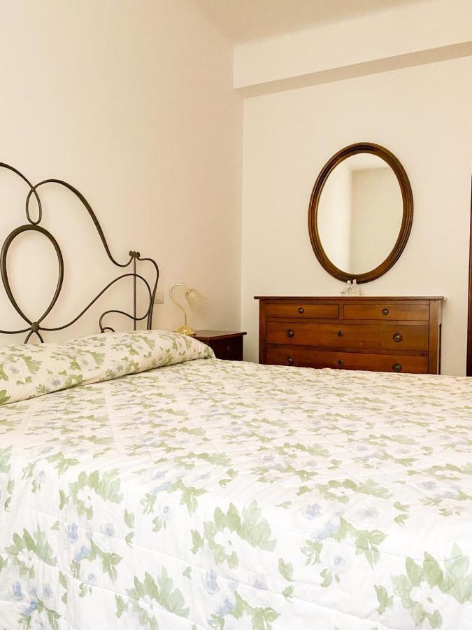 A Casa Di Mario Apartment เวอนาซซา ภายนอก รูปภาพ